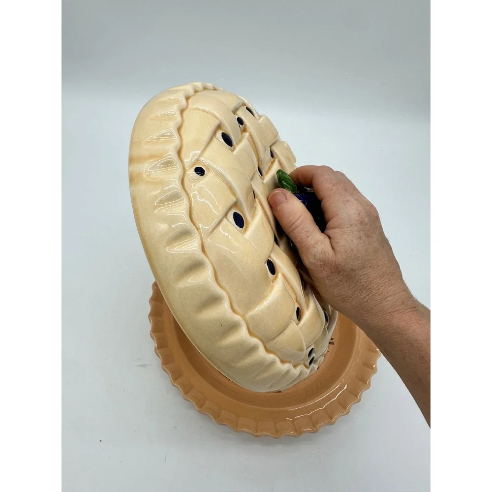 Betty Crocker Blueberry Pie Keeper Ceramic Lidded Dish Vintage Tan Blue 10.5in